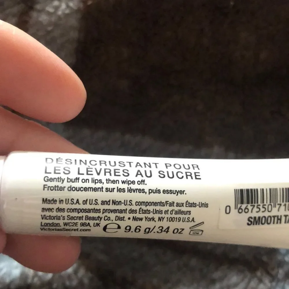 New Victoria’s Secret Smooth Talk sugar Lip scrub